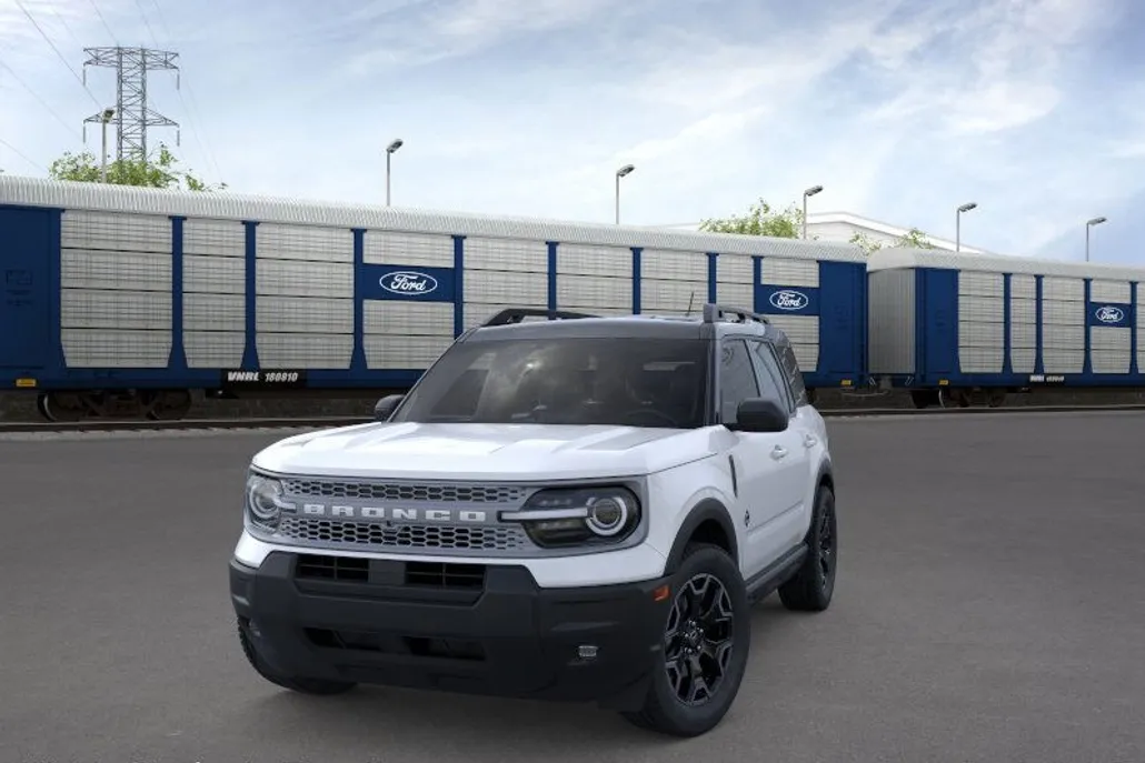2025 Ford Bronco Sport Outer Banks photo 1