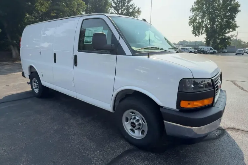 2025 Gmc Savana Cargo 3500 photo 1