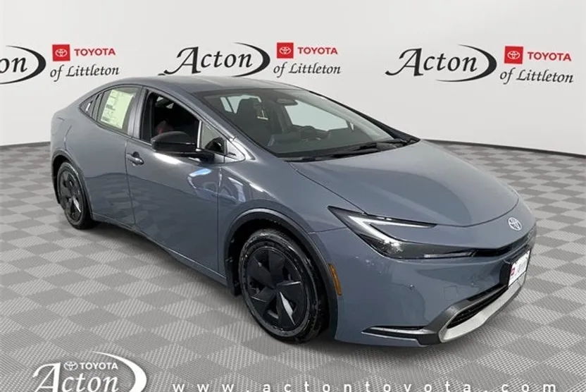 2026 Toyota Prius Plug-in Hybrid SE photo 1