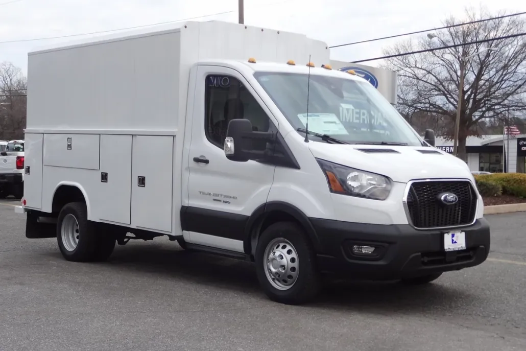 2024 Ford Transit Chassis Cutaway photo 1