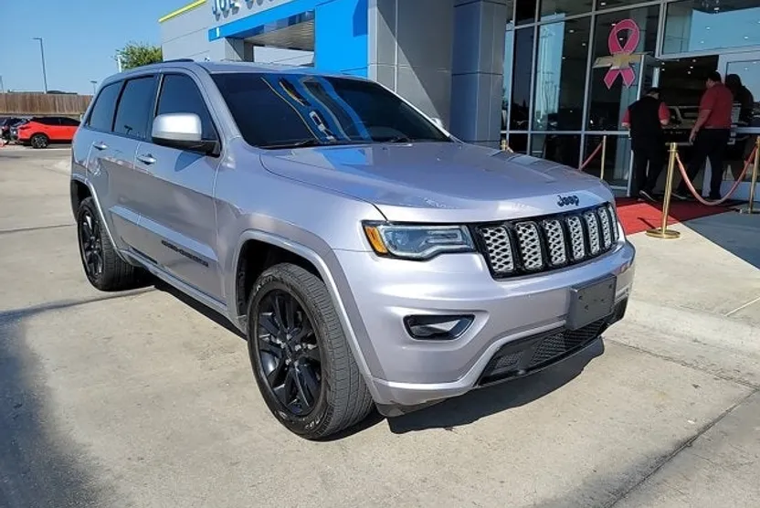 2020 Jeep Grand Cherokee Altitude photo 1