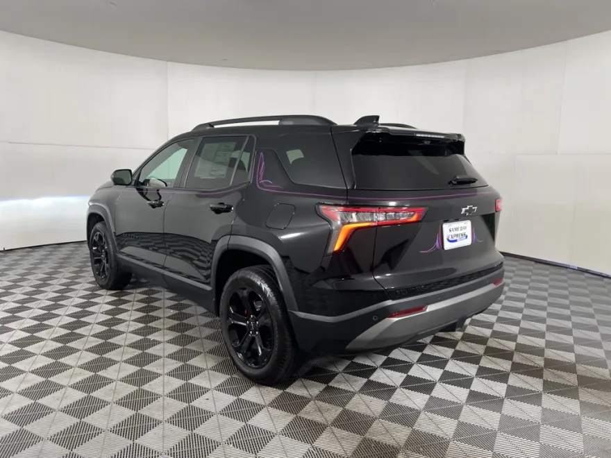 2025 Chevrolet Equinox LT photo 1