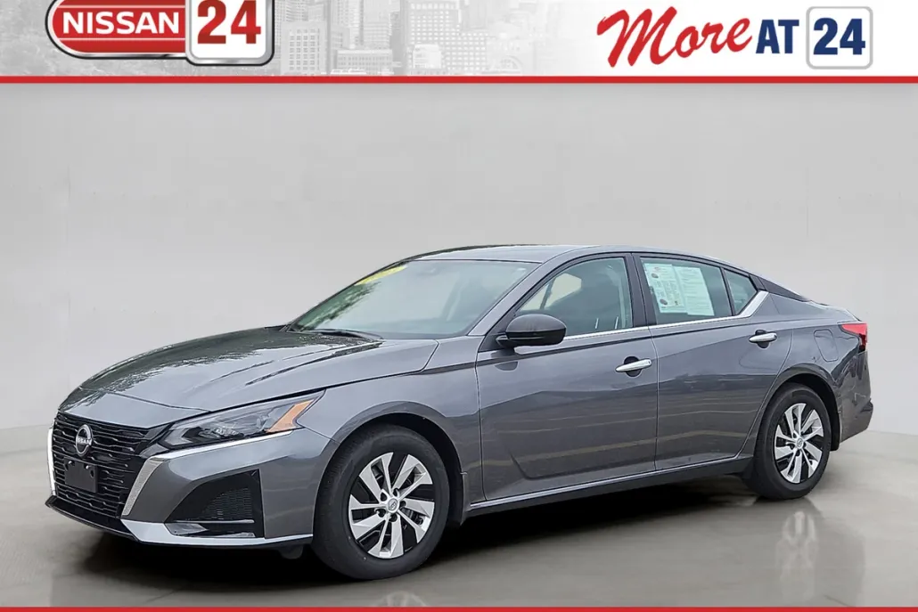 2025 Nissan Altima S photo 1