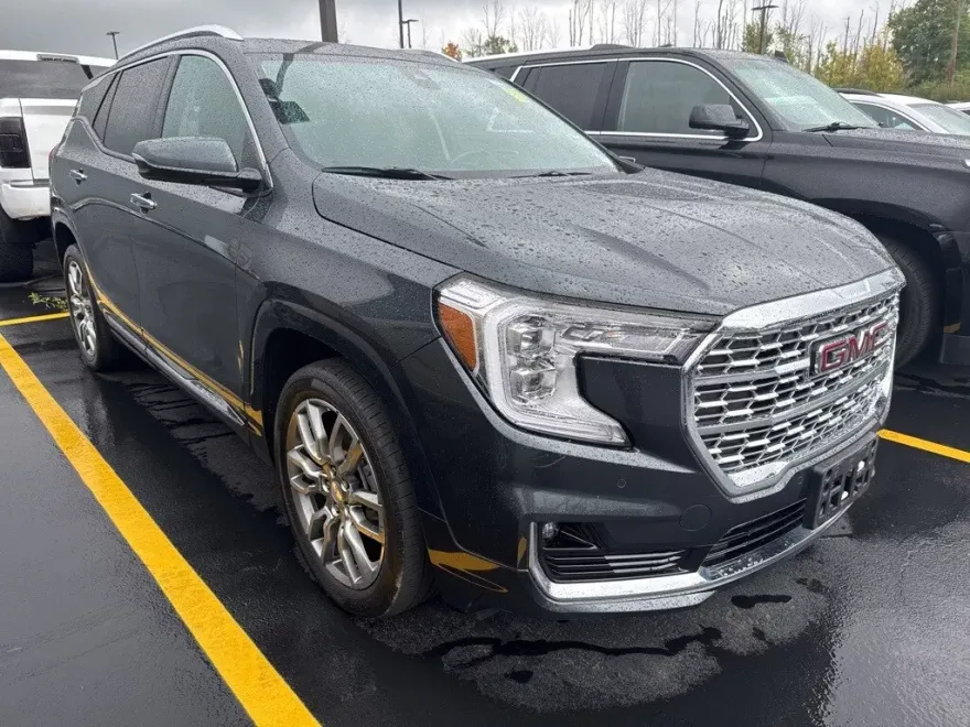 2022 Gmc Terrain Denali photo 1