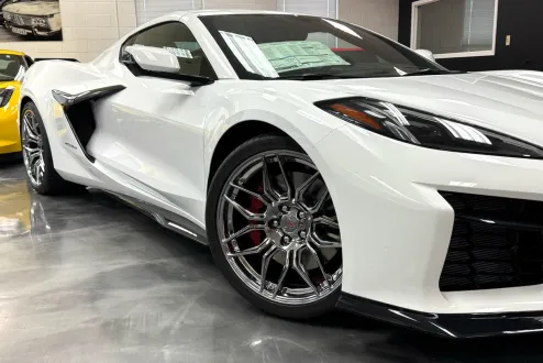 2023 Chevrolet Corvette Z06 2LZ photo 3