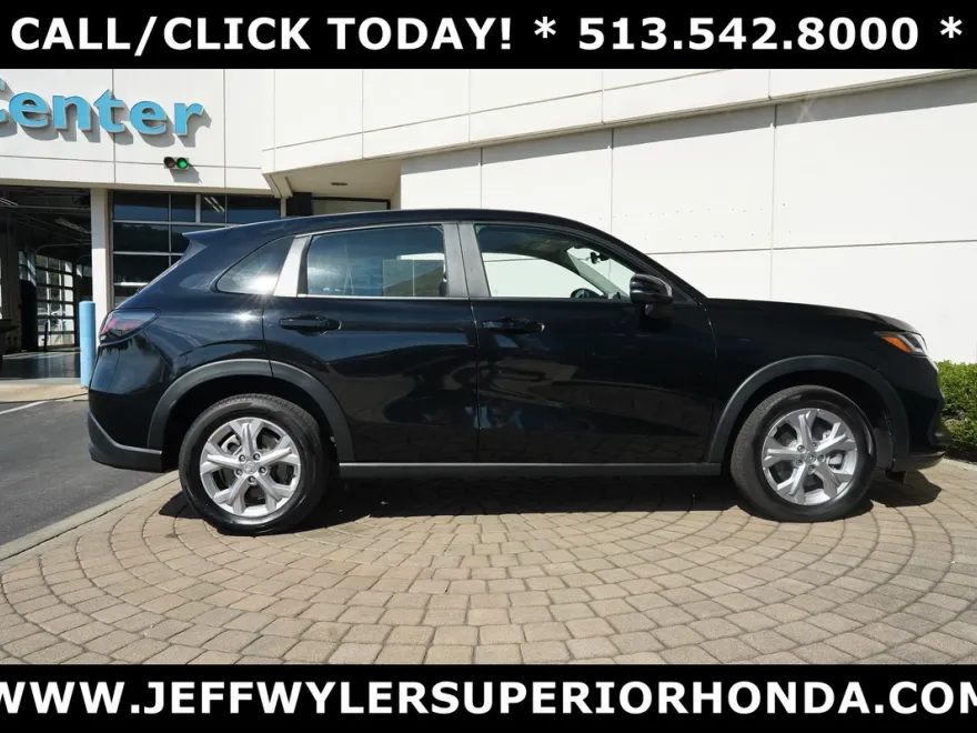 2023 Honda HR-V LX photo 1