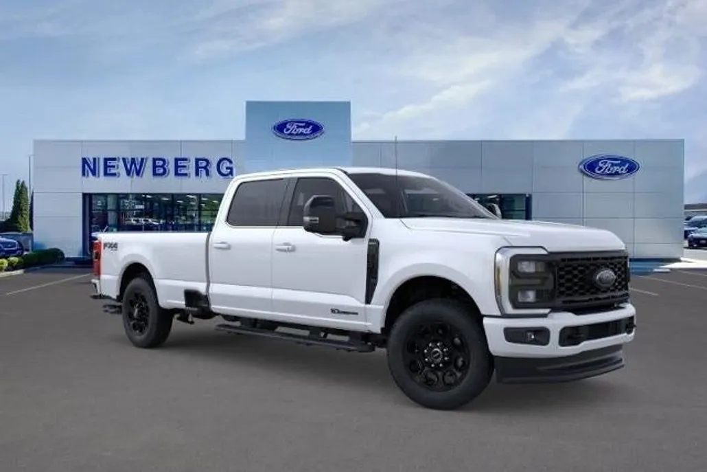 2025 Ford F-350 Lariat photo 1