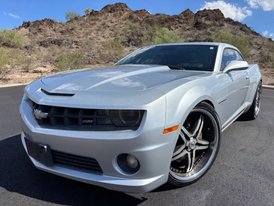 2010 Chevrolet Camaro Coupe 1SS photo 1