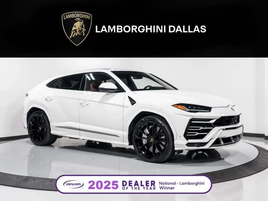 2022 Lamborghini Urus photo 1
