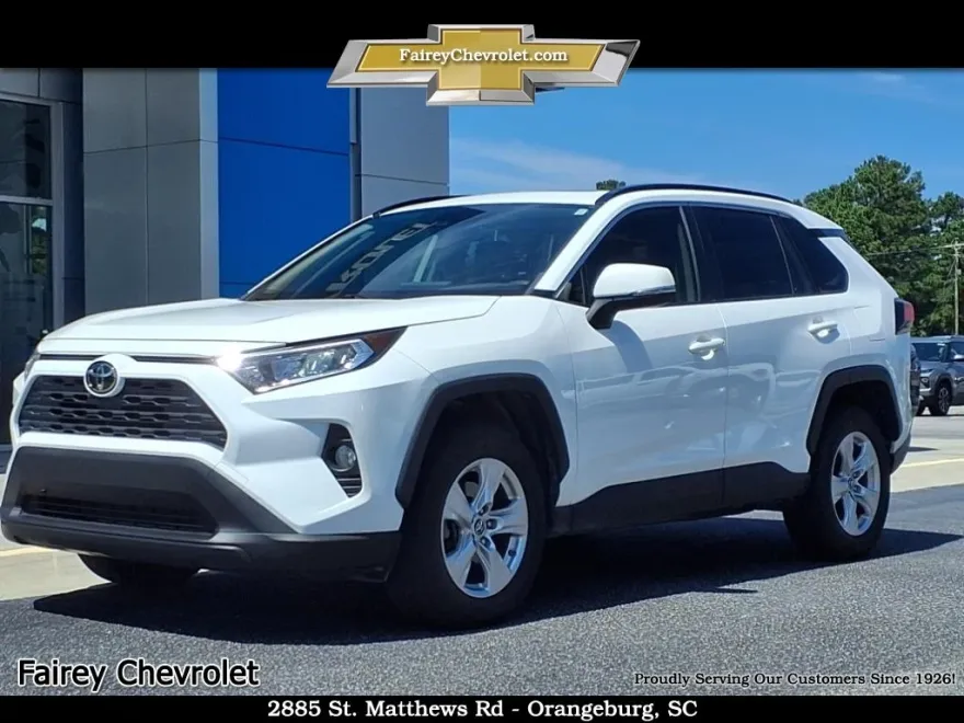 2019 Toyota RAV4 XLE photo 1