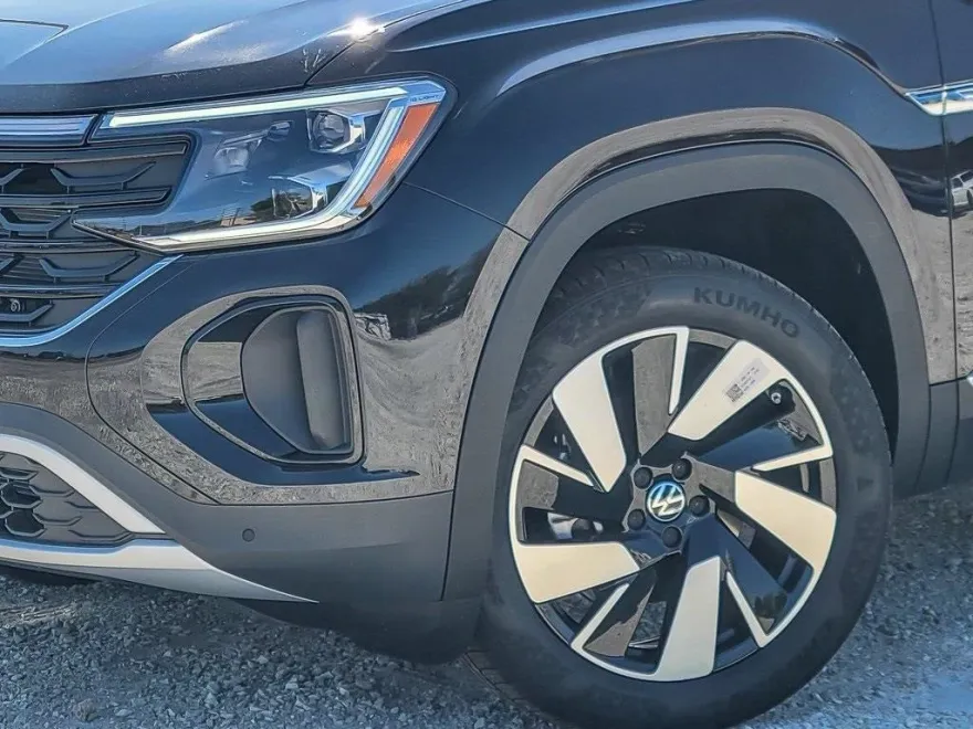 2026 Volkswagen Atlas Cross Sport SEL photo 1
