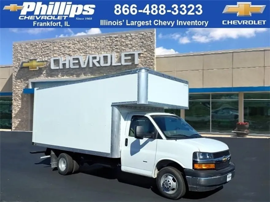 2025 Chevrolet Express 3500 Cutaway Van photo 1