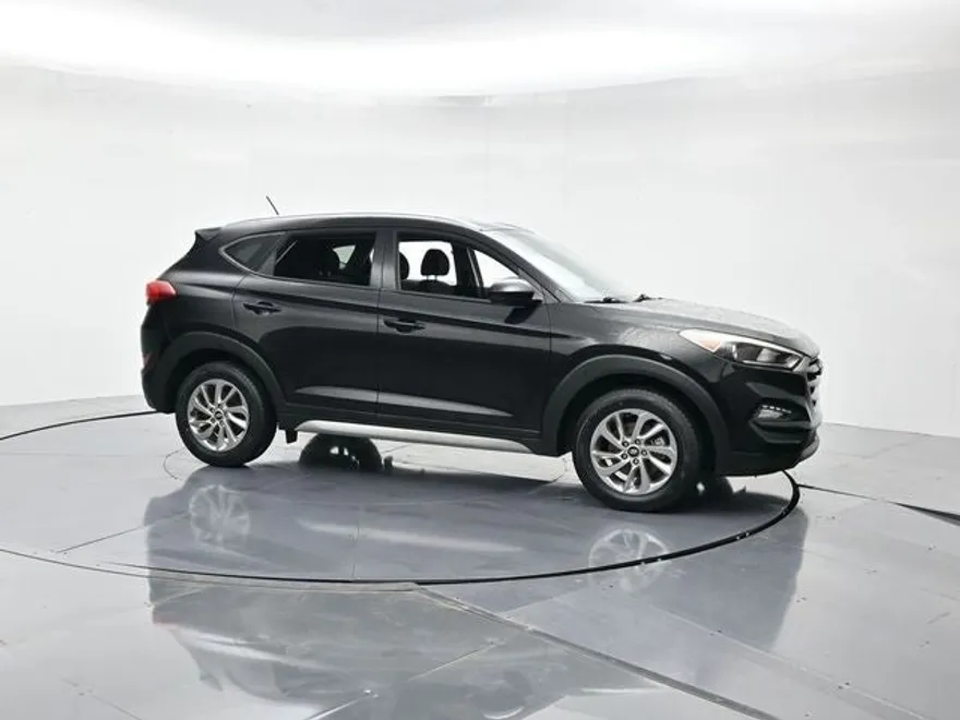2017 Hyundai Tucson SE photo 1