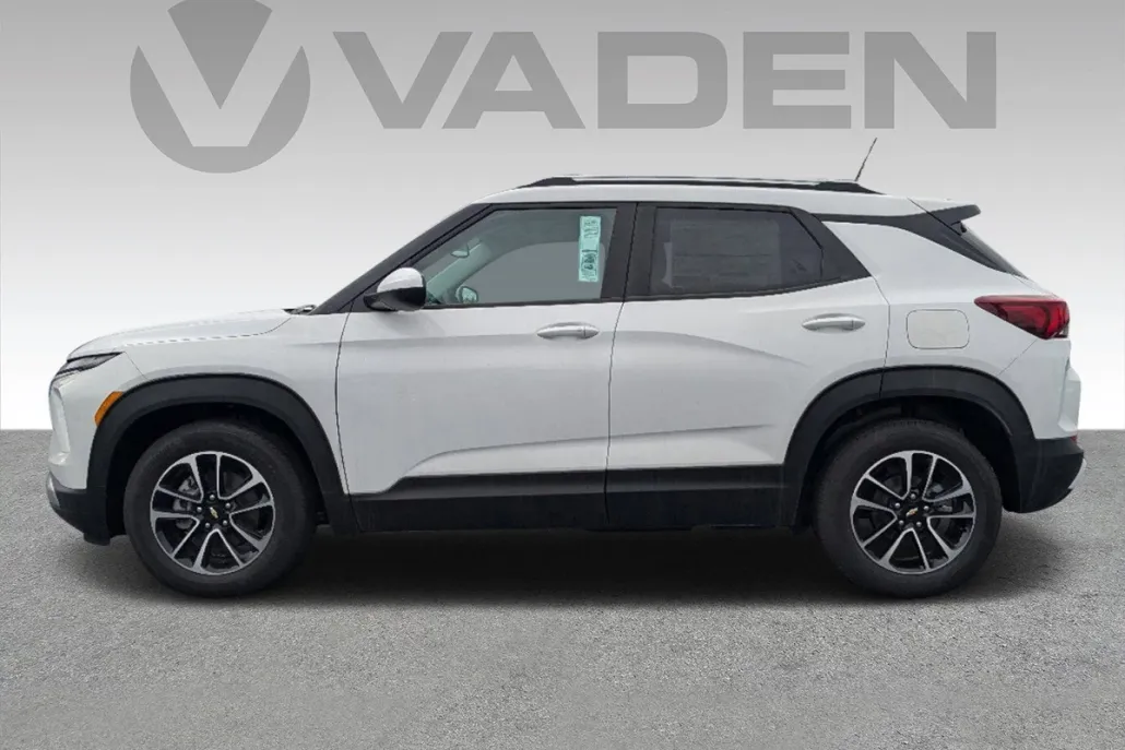 2024 Chevrolet Trailblazer LT photo 1