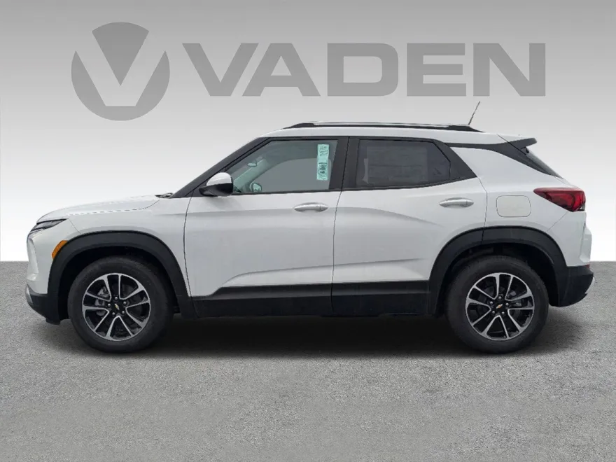 2024 Chevrolet Trailblazer LT photo 1