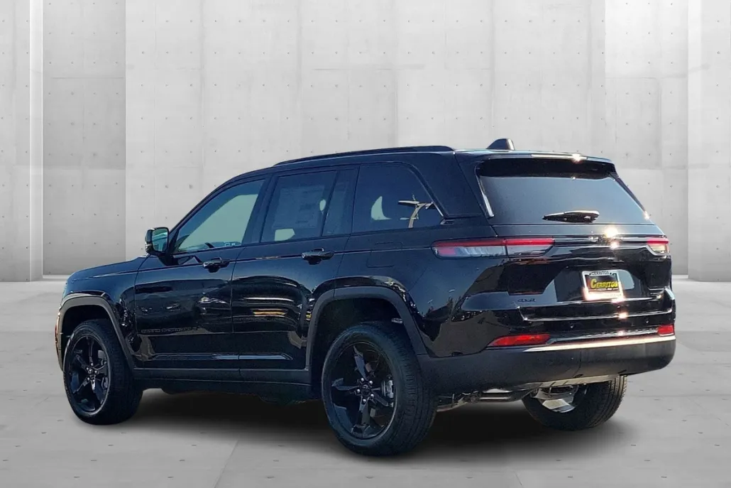 2025 Jeep Grand Cherokee Limited photo 1