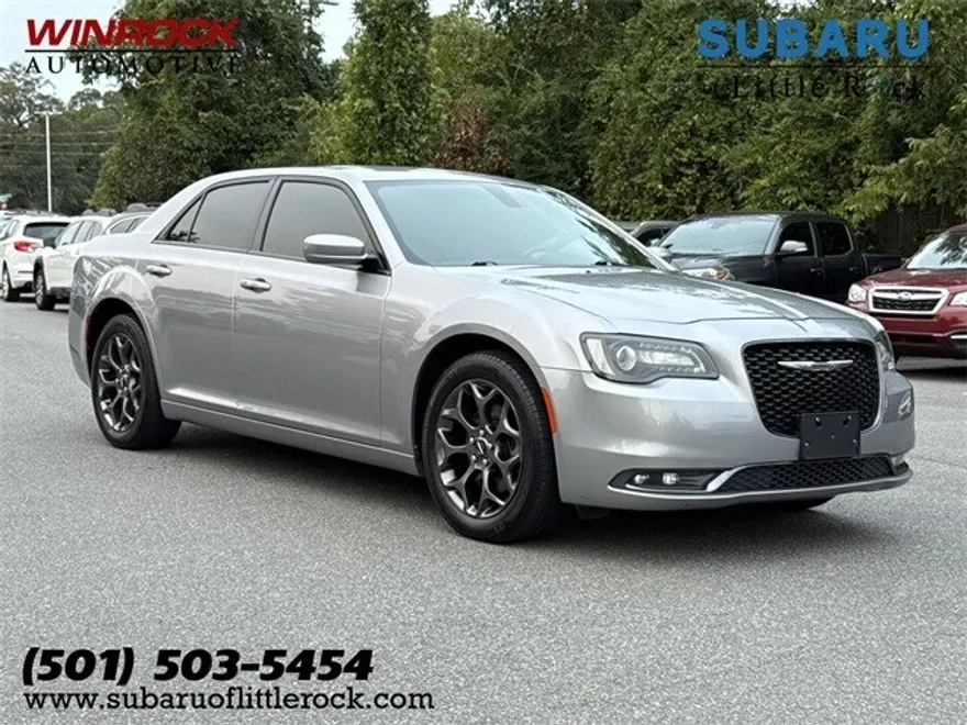 2016 Chrysler 300 S photo 1