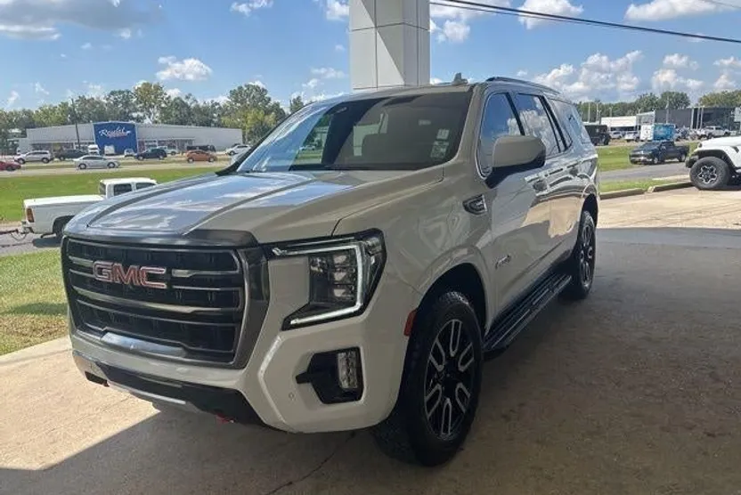 2021 Gmc Yukon AT4 photo 1
