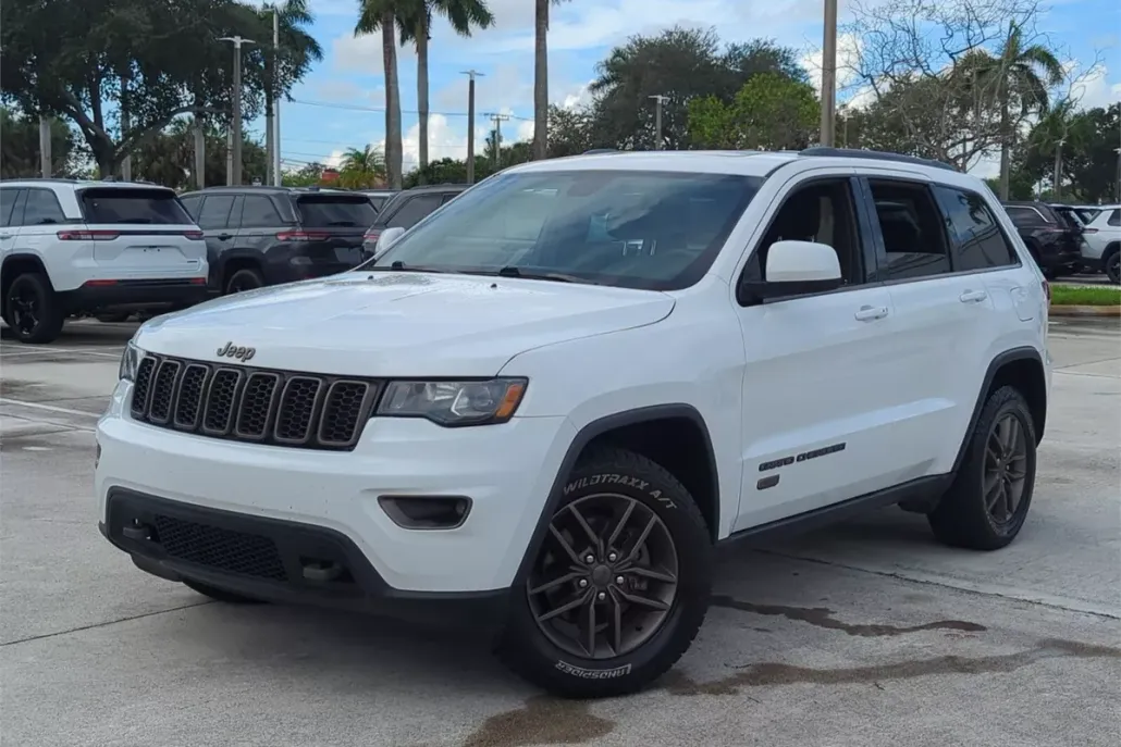 2016 Jeep Grand Cherokee Sport photo 1