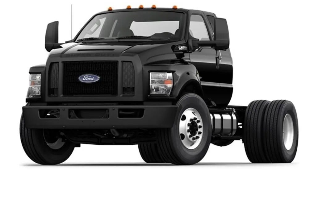 2025 Ford F-750 Regular Cab photo 1