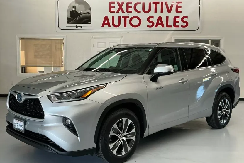 2021 Toyota Highlander Hybrid XLE photo 1