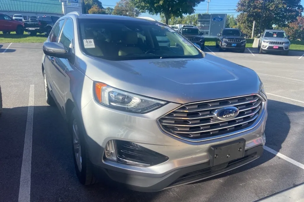 2020 Ford Edge SEL photo 1