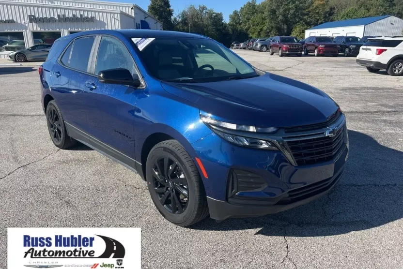 2023 Chevrolet Equinox LS photo 1
