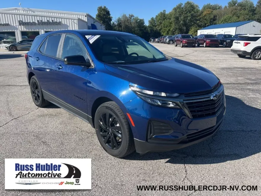 2023 Chevrolet Equinox LS photo 1