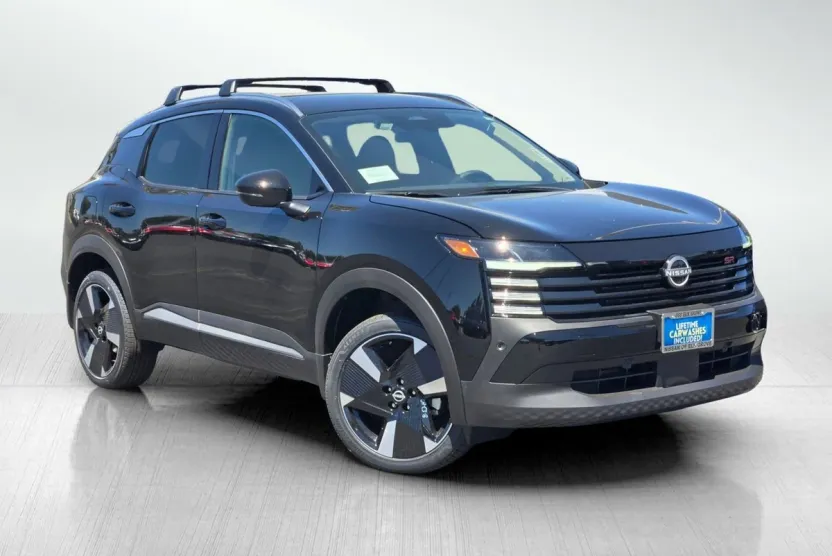 2025 Nissan Kicks SR photo 1