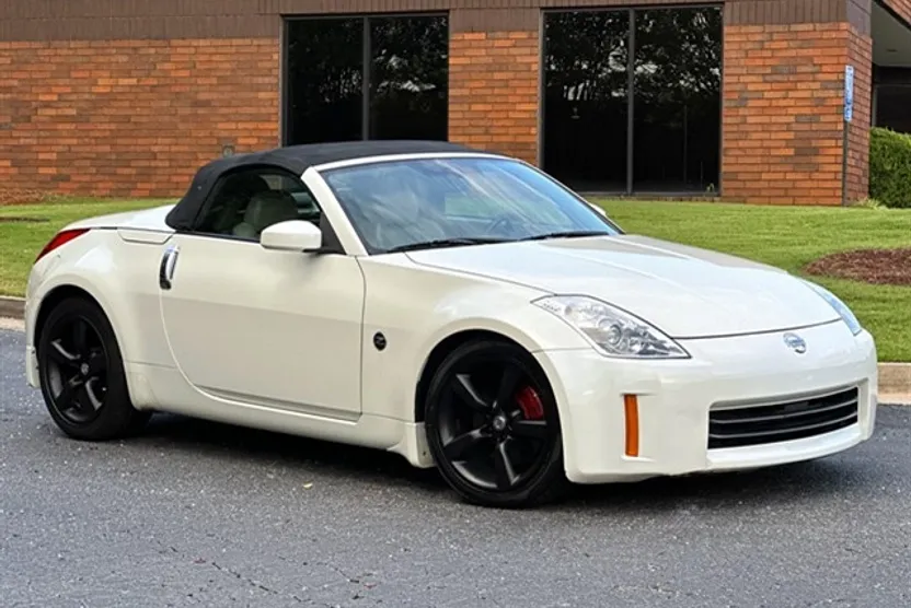 2006 Nissan 350Z Touring photo 1