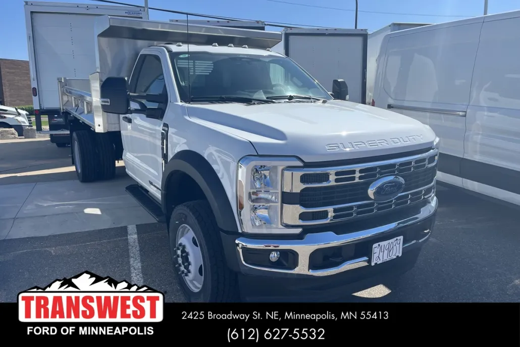 2024 Ford F-600 photo 1