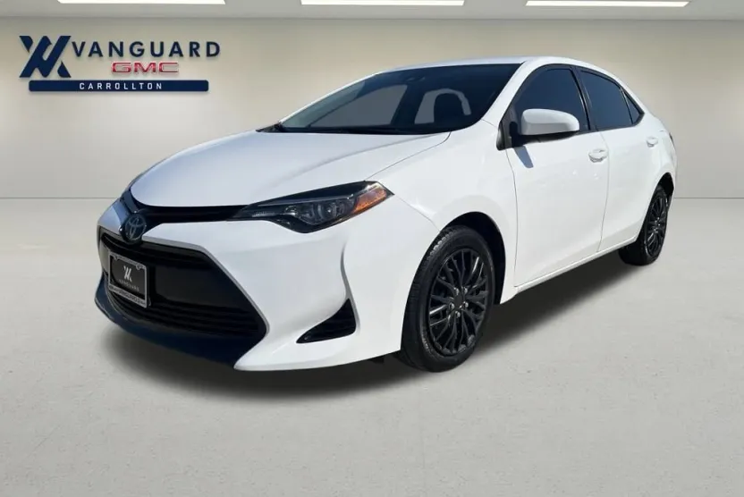 2017 Toyota Corolla LE photo 1