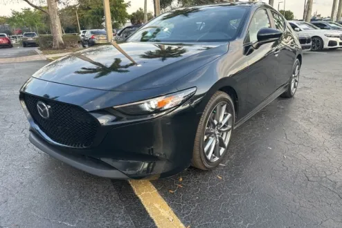2022 Mazda Mazda3 Select photo 2