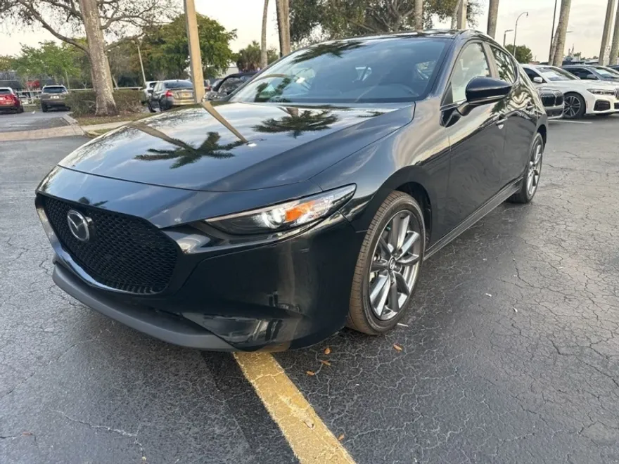 2022 Mazda Mazda3 Select photo 2