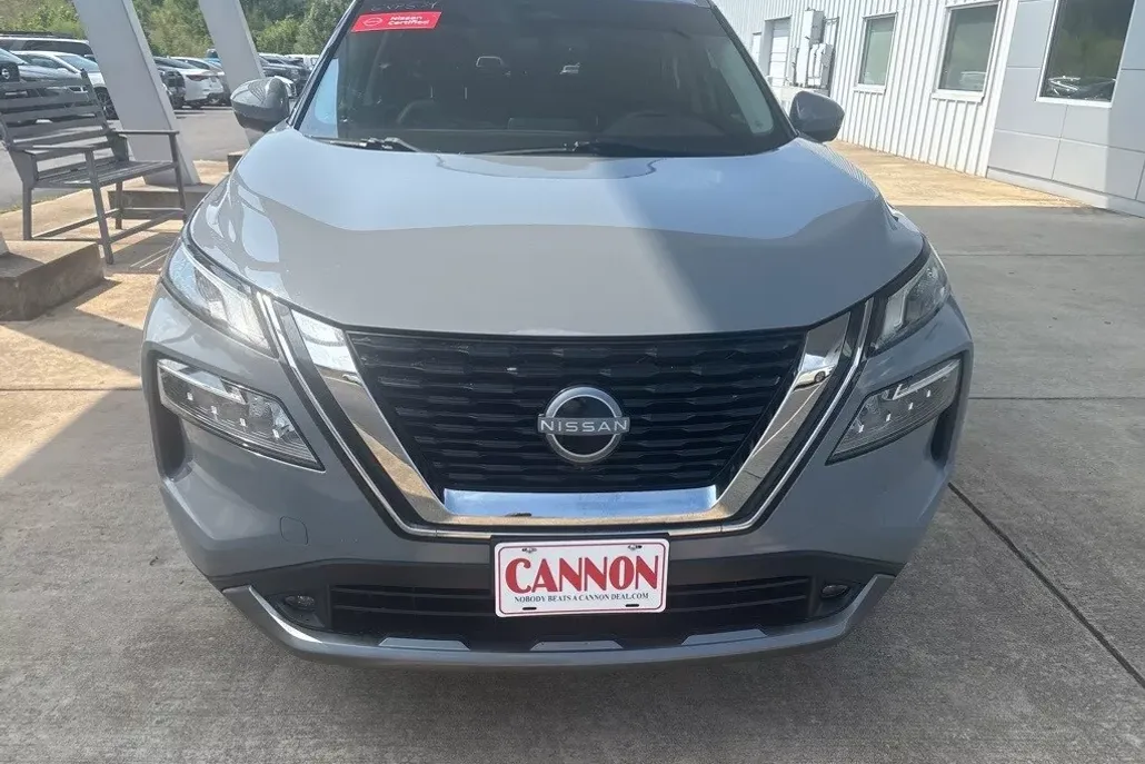 2022 Nissan Rogue SL photo 1