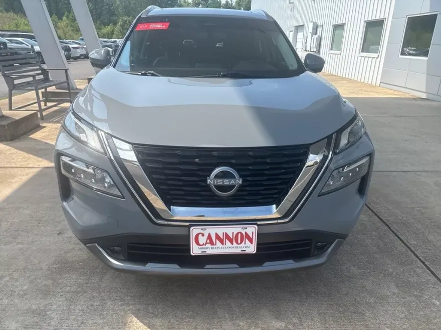2022 Nissan Rogue SL photo 1