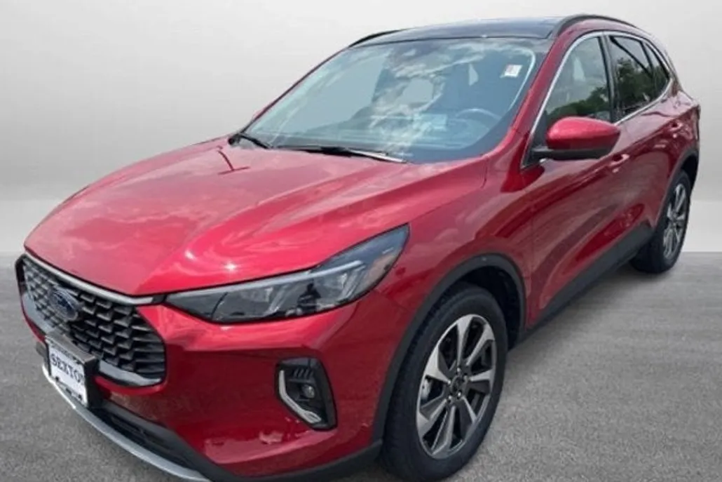 2023 Ford Escape Platinum photo 1