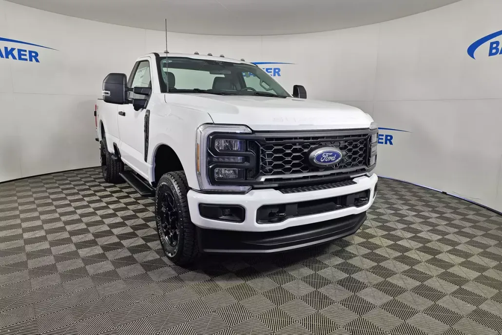 2025 Ford F-350 XL photo 1