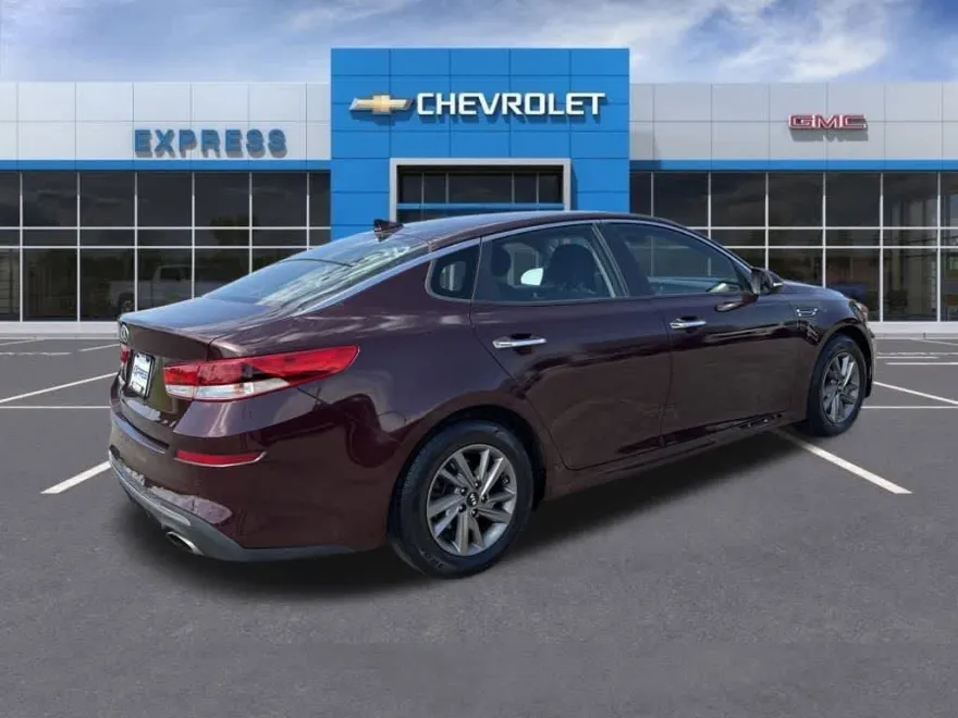 2020 Kia Optima LX photo 1