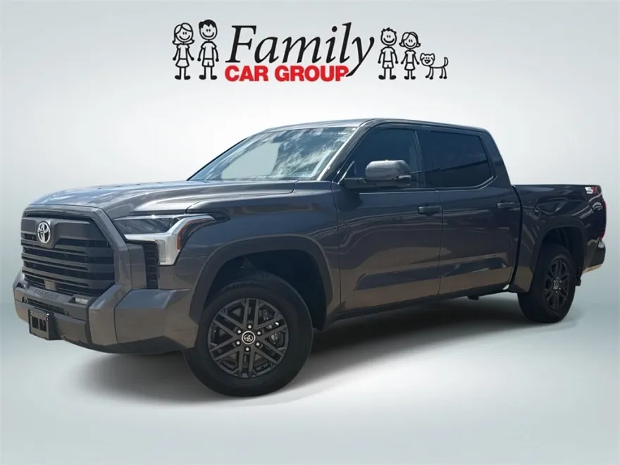 2023 Toyota Tundra SR5 photo 1