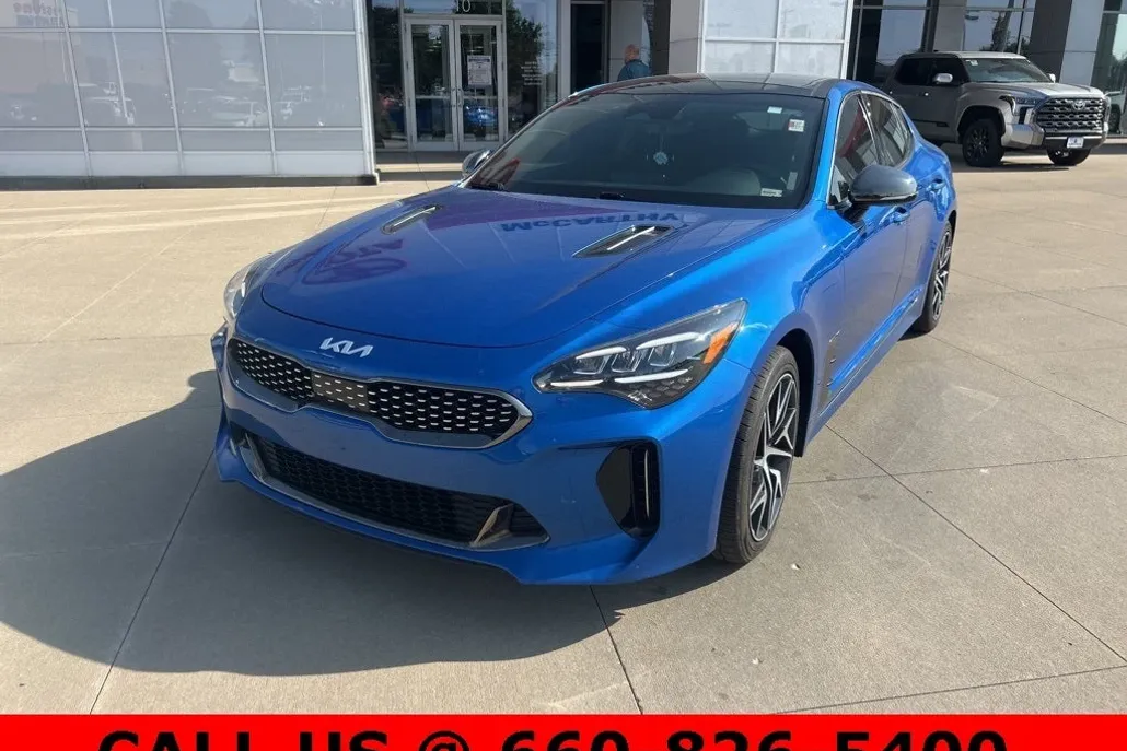 2022 Kia Stinger GT-Line photo 1