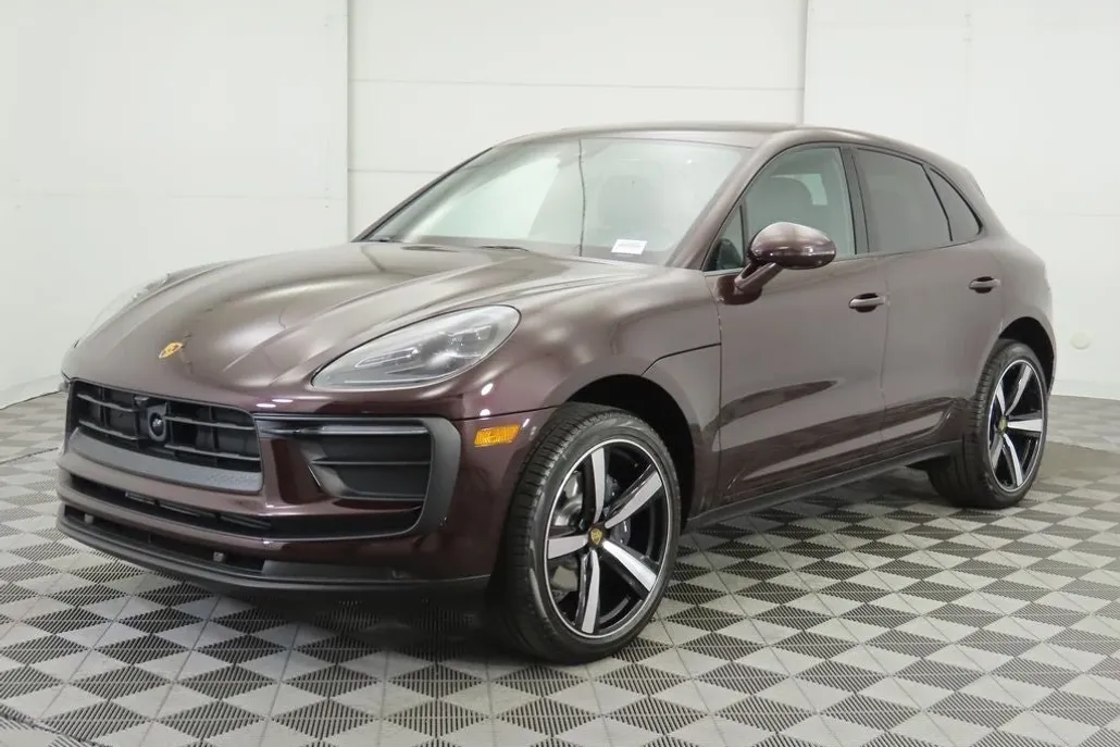 2025 Porsche Macan Base photo 1