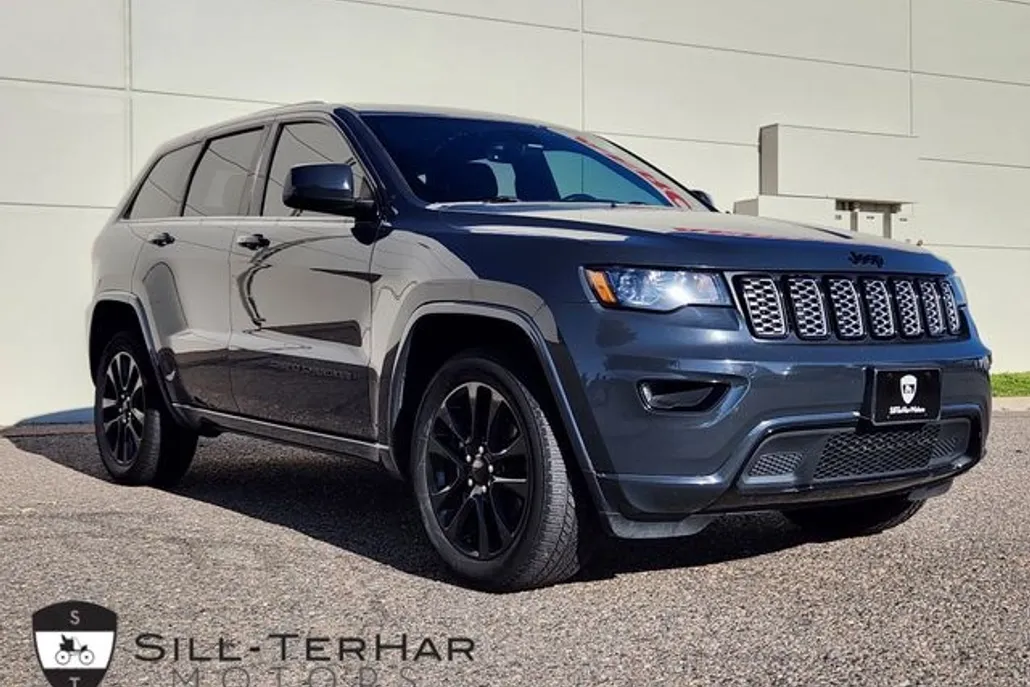 2018 Jeep Grand Cherokee Altitude photo 1