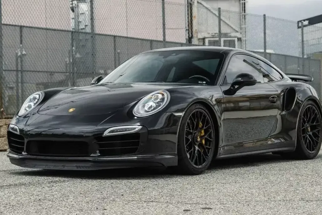 2014 Porsche 911 Turbo S Coupe photo 1