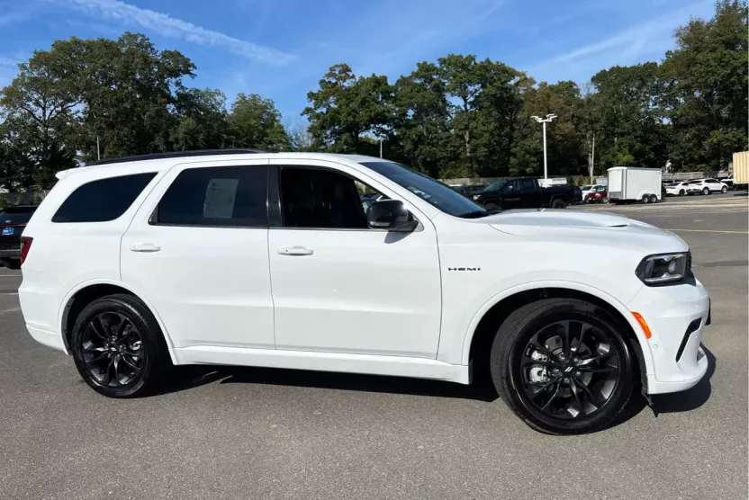 2025 Dodge Durango R/T Premium photo 1
