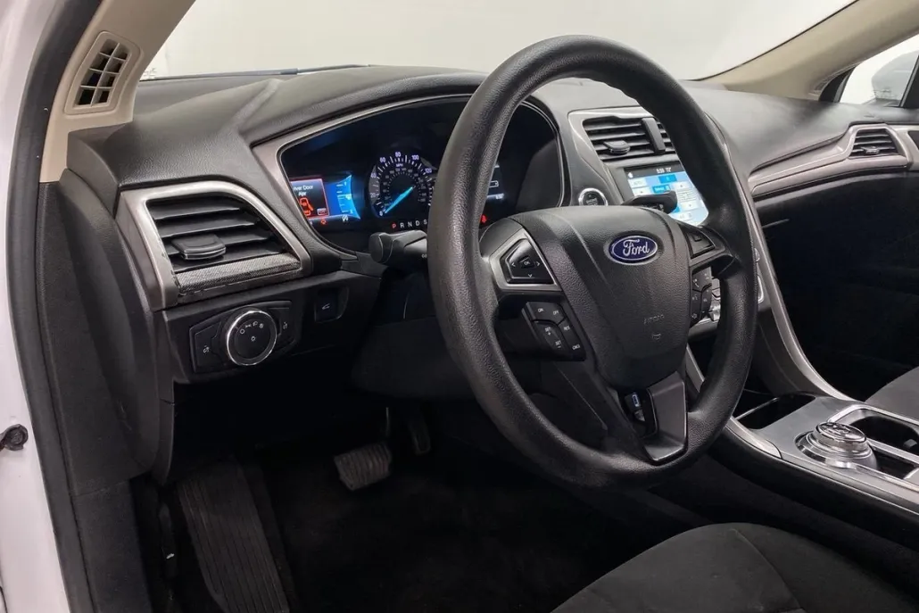 2018 Ford Fusion SE photo 1