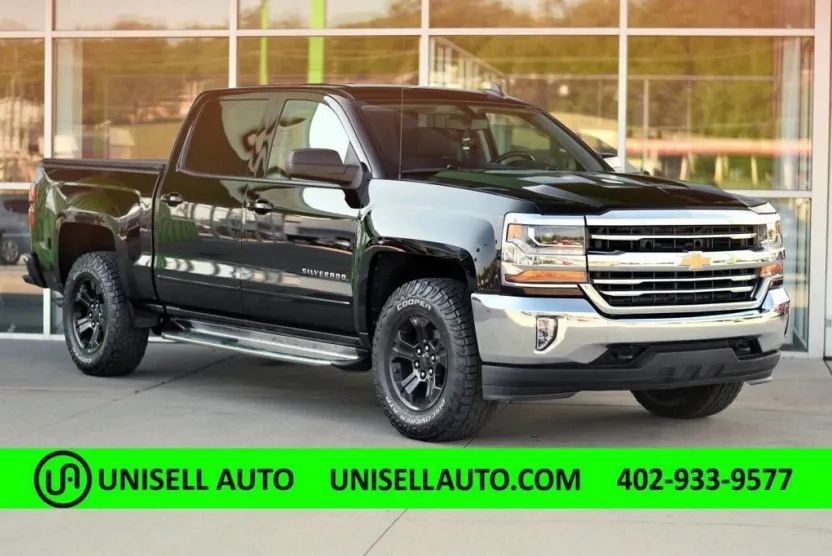 2018 Chevrolet Silverado 1500 LT photo 1