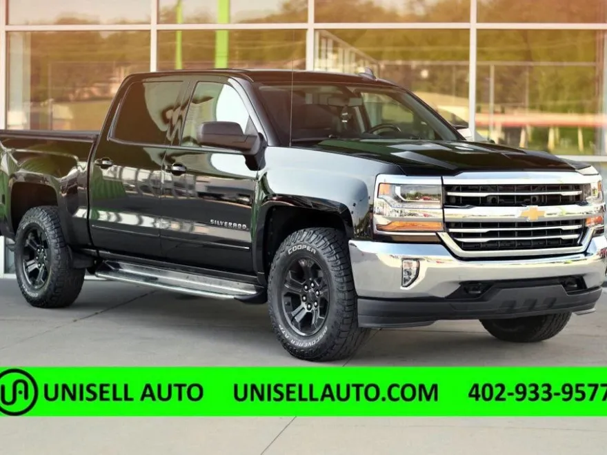 2018 Chevrolet Silverado 1500 LT photo 1