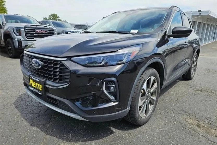 2023 Ford Escape Platinum photo 1