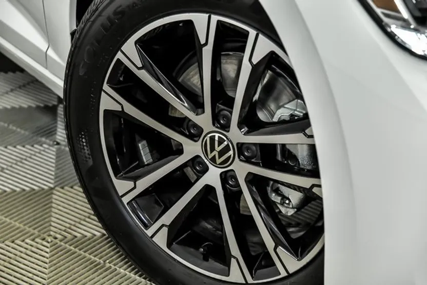 2024 Volkswagen Jetta 1.5T Sport photo 1